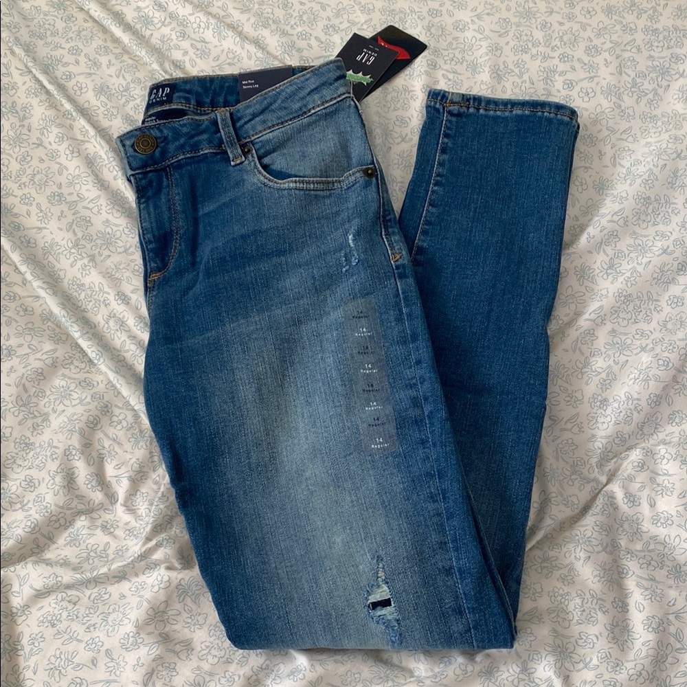 NWT Gap Mid Rise Skinny Jeans
